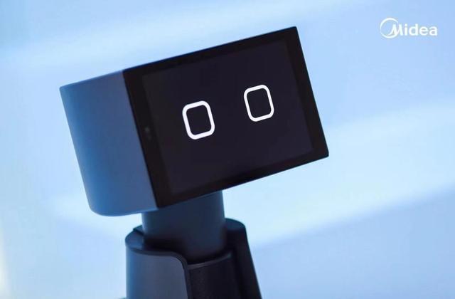 6月9日,美的发布首代家庭服务机器人产品--小惟机器人,可以预见的是